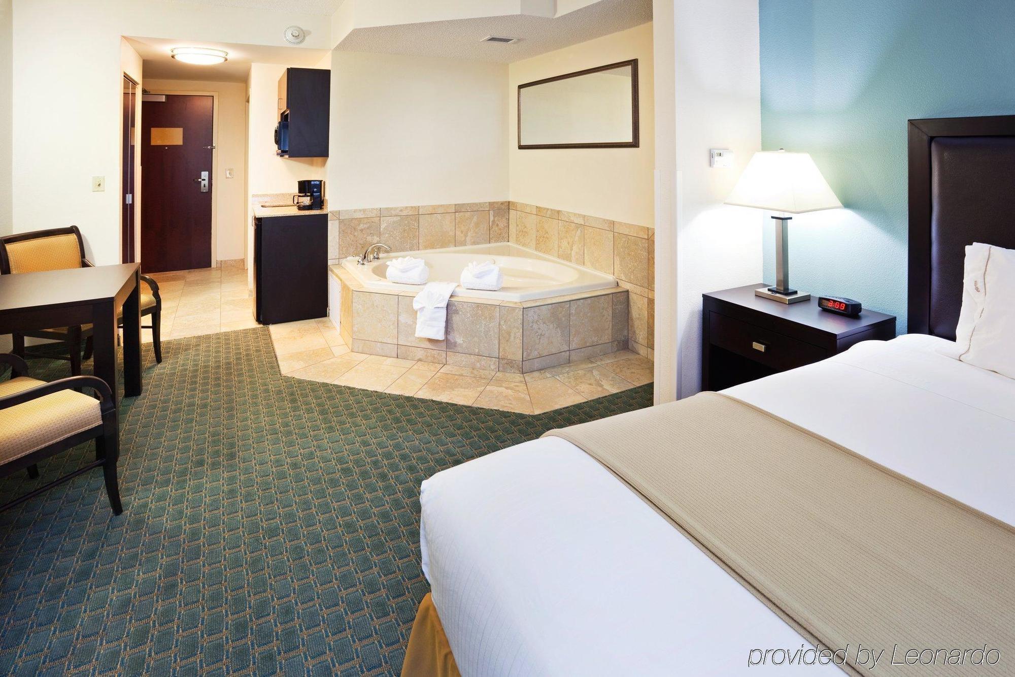 Holiday Inn Express & Suites Lebanon-Nashville Area By Ihg Rum bild
